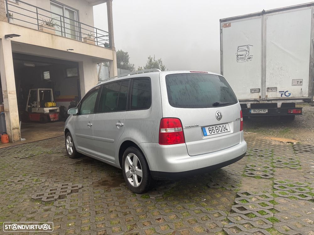 VW Touran 2.0 TDI Trendline 7L DSG - 2