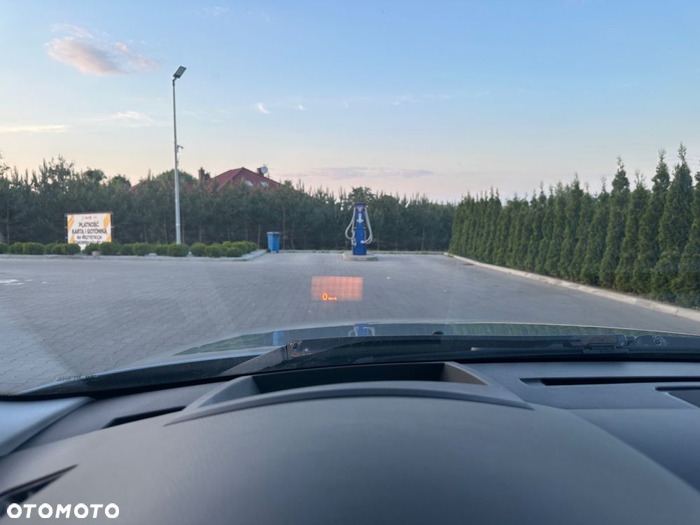 BMW Seria 5 525xd - 32