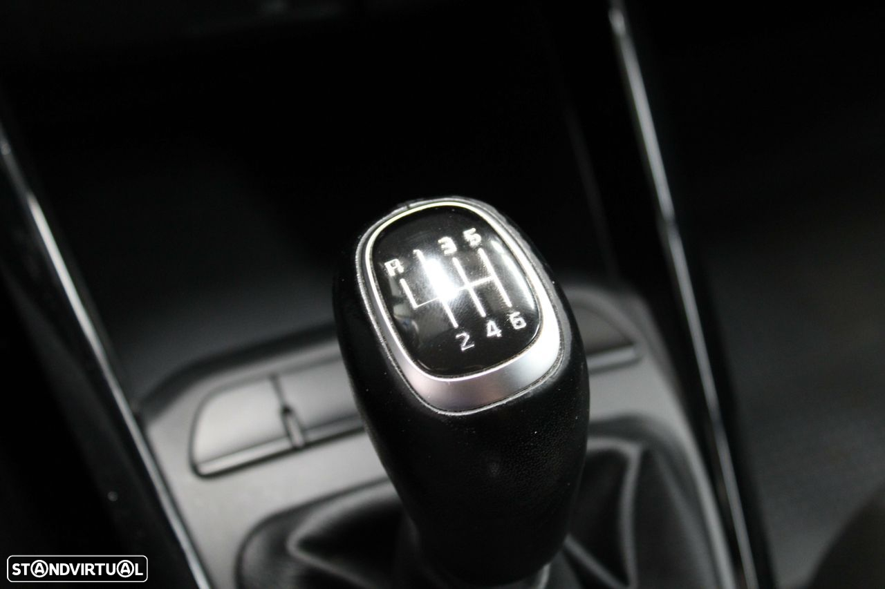 Kia Rio - 15