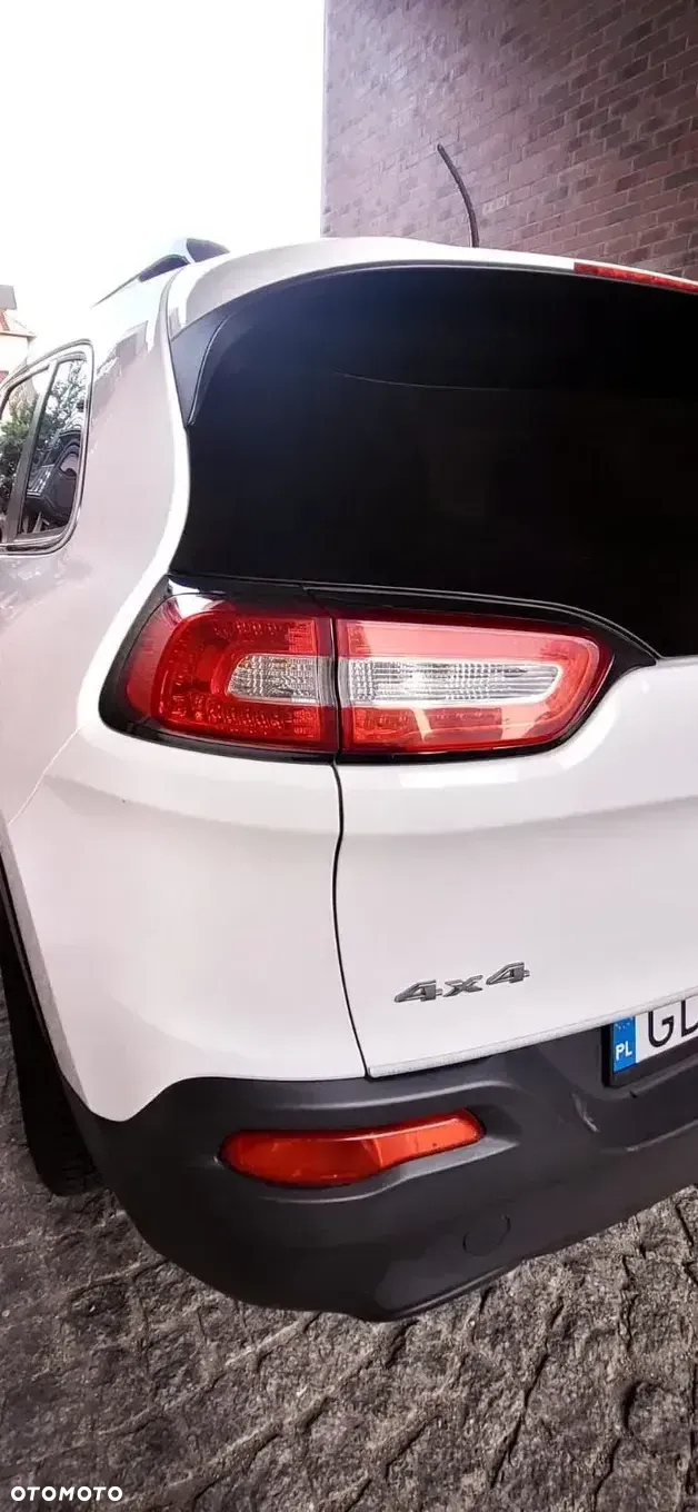 Jeep Cherokee - 11