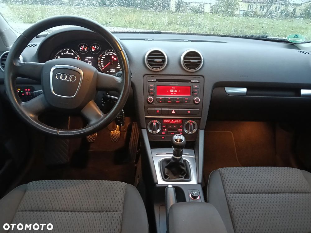 Audi A3 Sportback 1.6 Attraction - 14