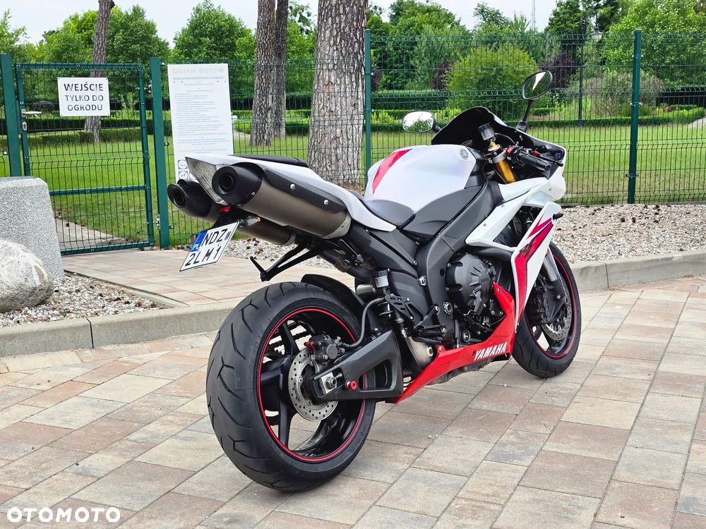 Yamaha R1 - 7