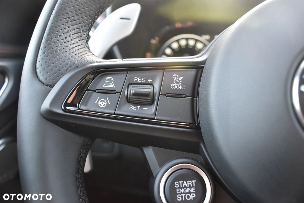 Alfa Romeo Giulia 2.0 Turbo Tributo Italiano Q4 - 26