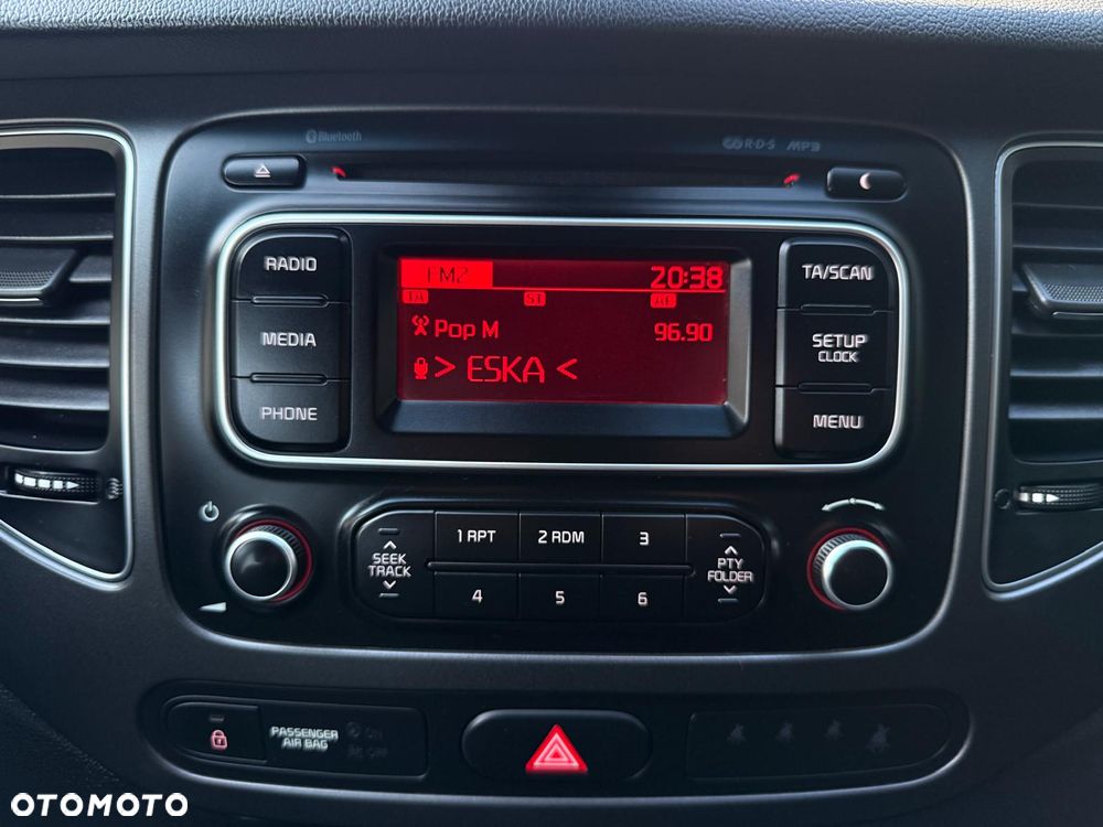 Kia Carens 1.6 GDI Dream-Team Edition - 27