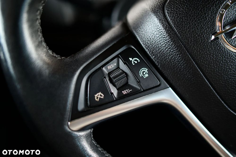 Opel Astra 1.6 SIDI Turbo ecoFLEX Start/Stop Innovation - 11