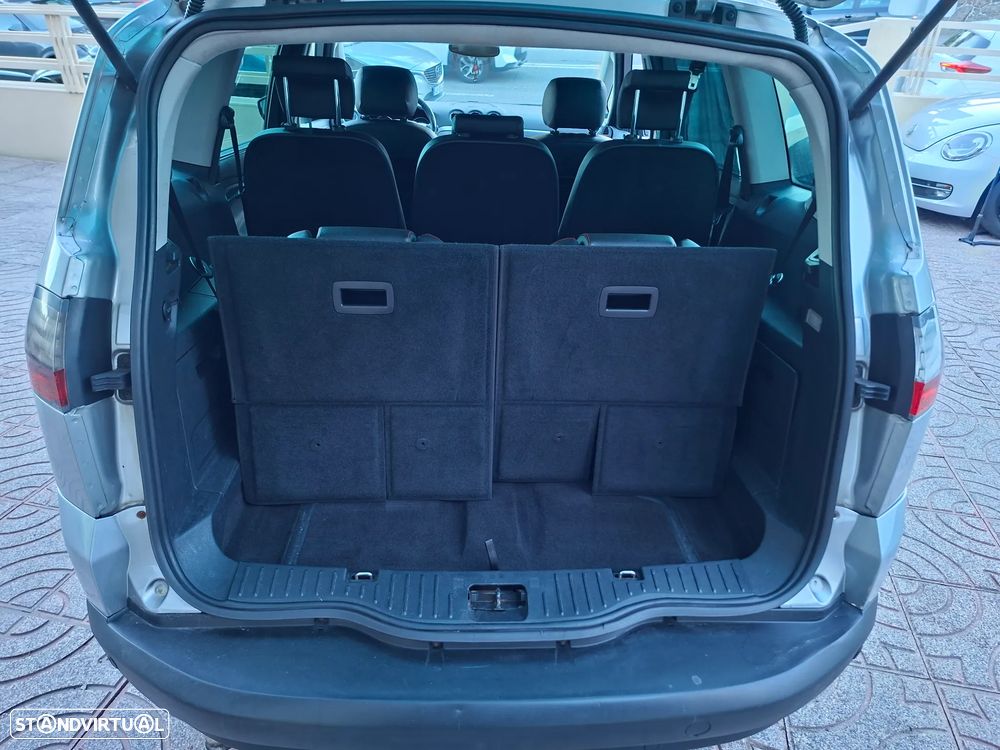 Ford S-Max 2.0 TDCi DPF Titanium - 29
