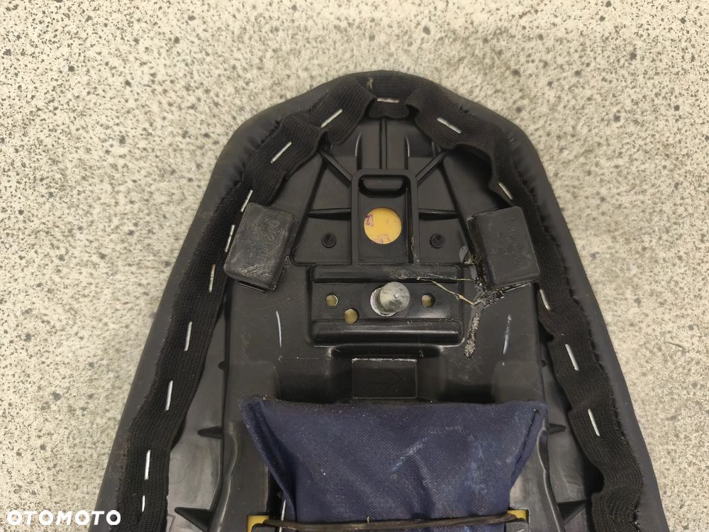 Kanapa, fotel tył, siedzenie pasażera KTM 125 390 Duke - 13