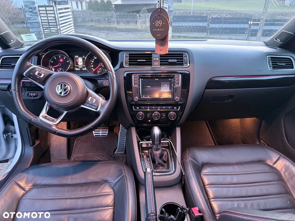 Volkswagen Jetta - 34