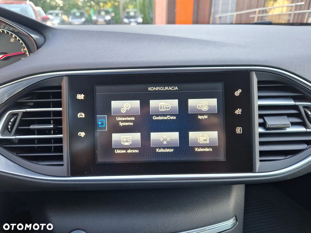 Peugeot 308 SW 1.6 BlueHDi Allure S&S - 26