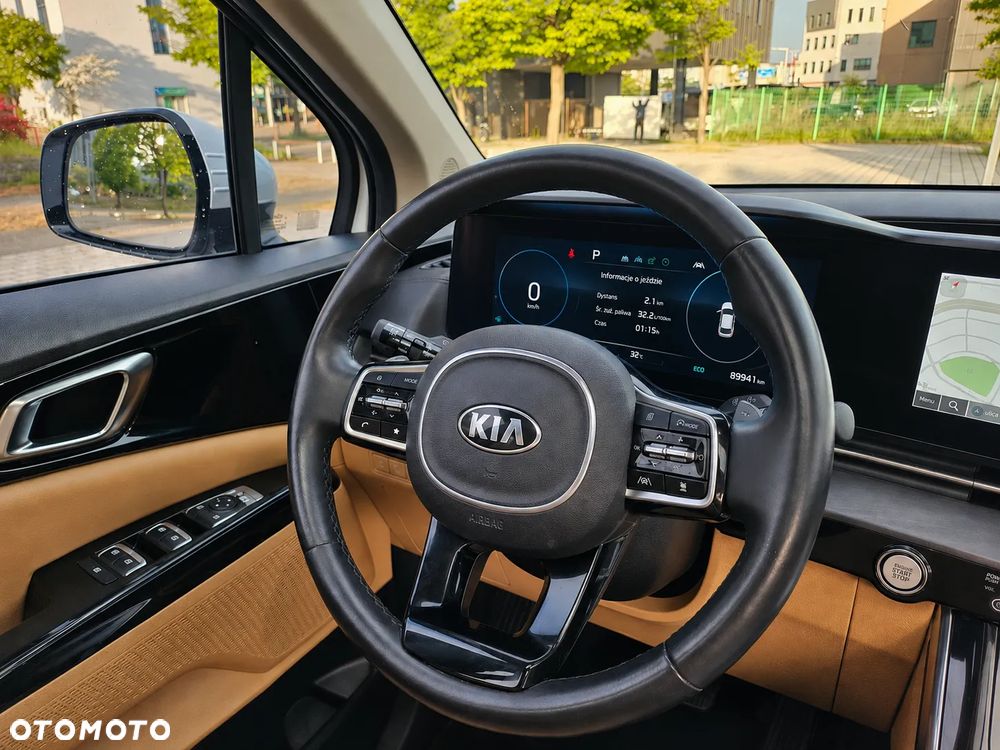 Kia Carnival - 13