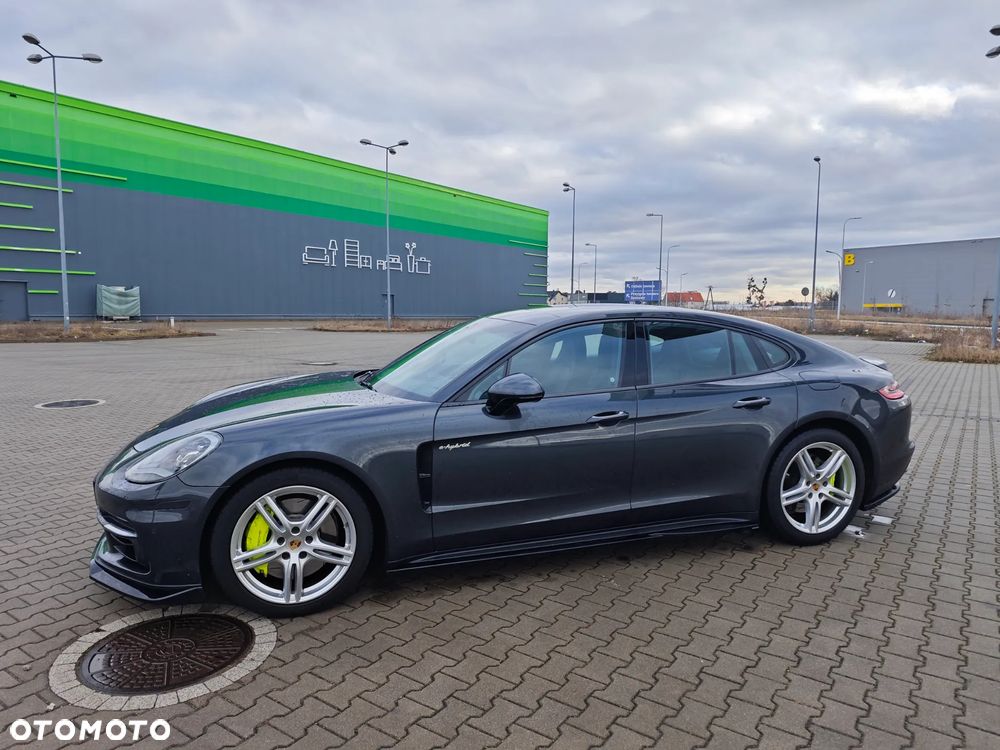 Porsche Panamera 4 E-Hybrid - 10