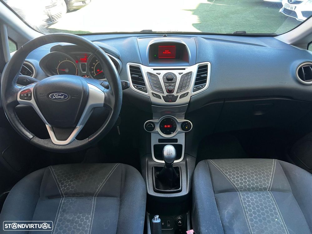 Ford Fiesta 1.4 TDCI Titanium - 20