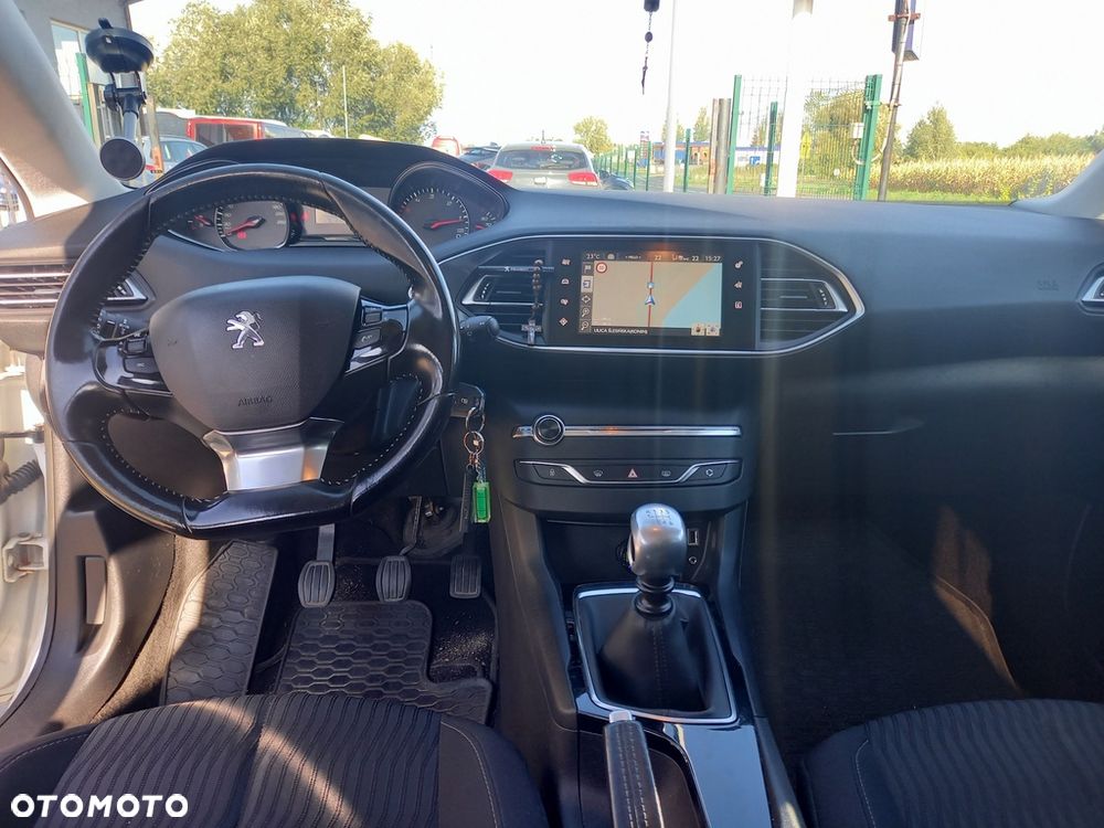 Peugeot 308 1.6 BlueHDi Allure S&S - 11