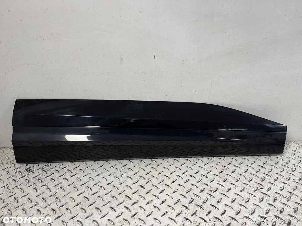 ORYGINALNA LISTWA DRZWI KIA SPORTAGE V 5 20-25 PRZEDNIA PRAWA PRZÓD PRAWY 87724-R2300 - 2