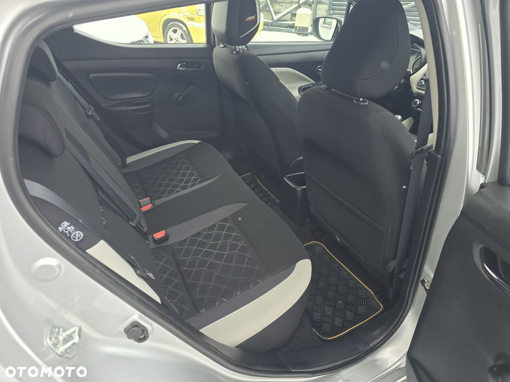 Nissan Micra 1.0 Acenta - 12