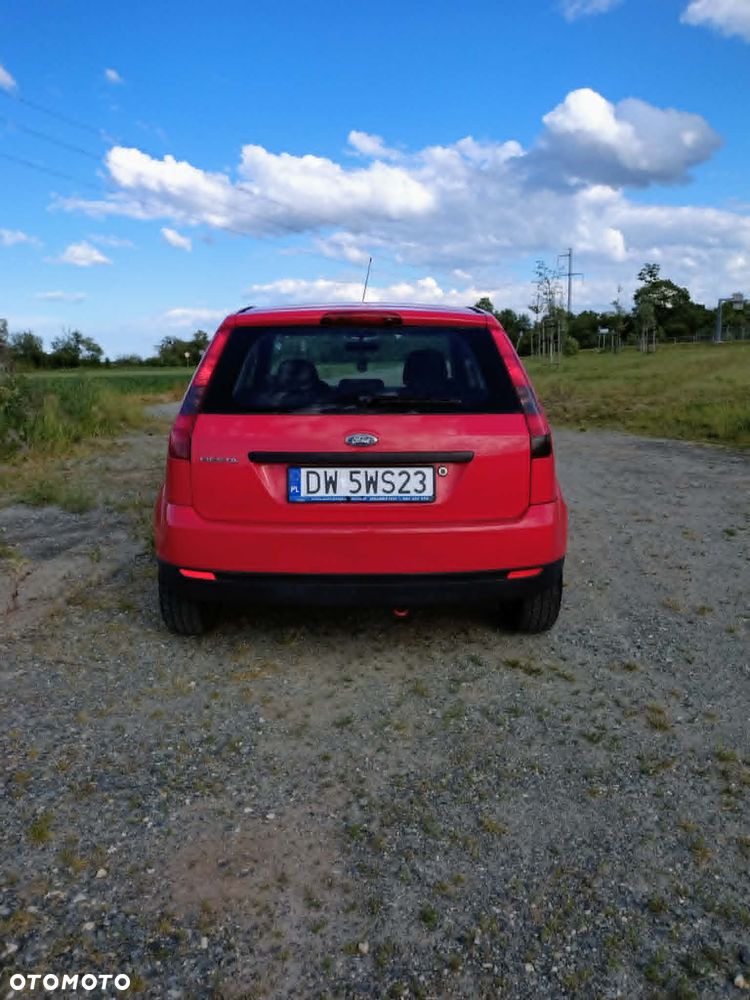 Ford Fiesta - 25