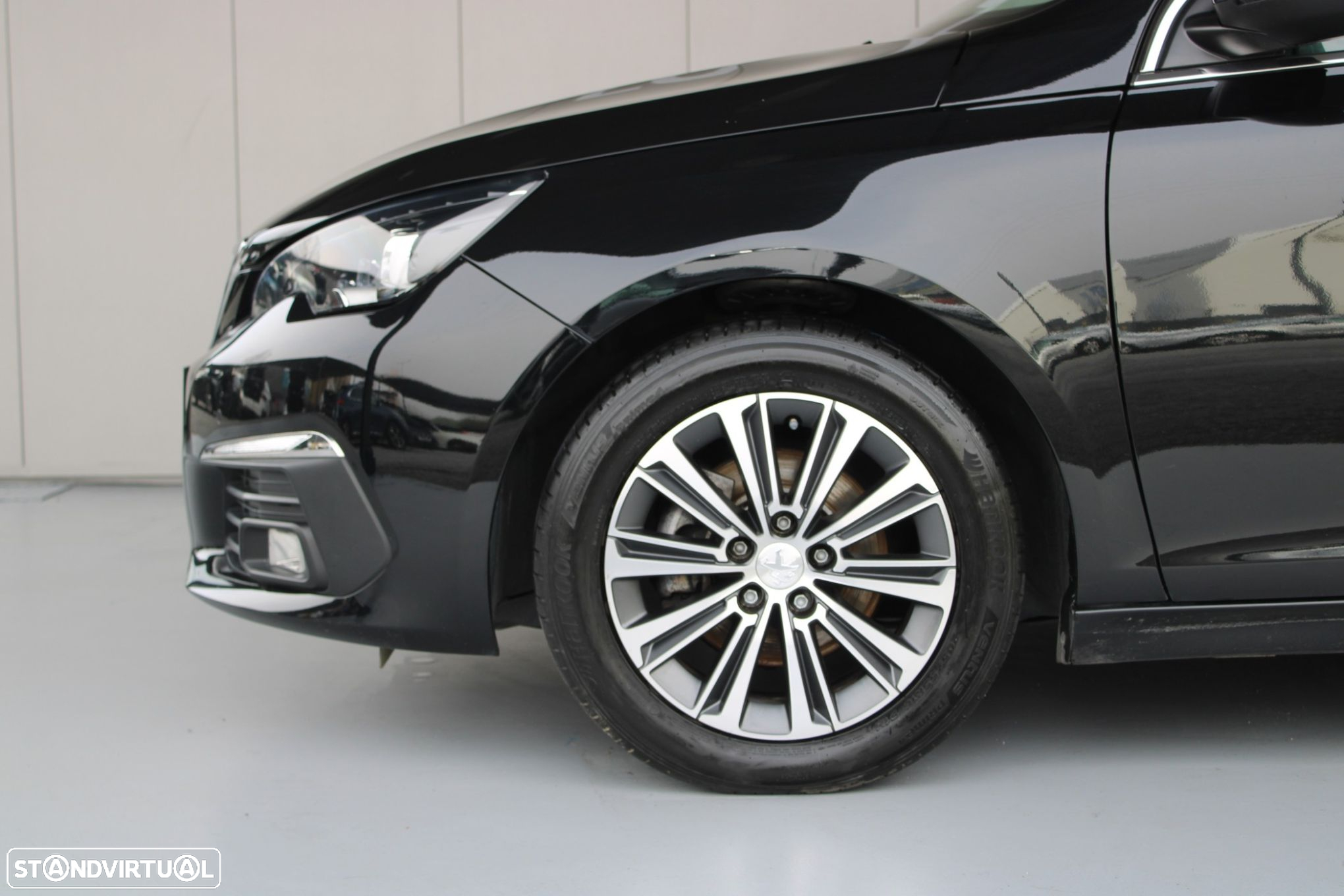 Peugeot 308 1.2 PureTech Allure - 17