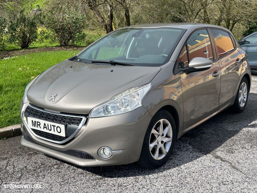 Peugeot 208 1.4 HDi SE Style - 4