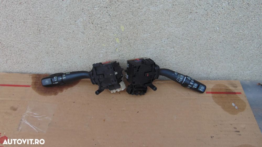 Bloc lumini maneta semnalizare Toyota Corolla Verso,Avensis an 2004-2009 - 1