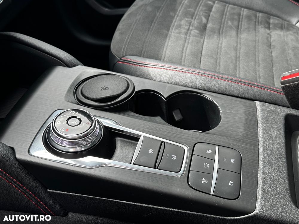 Ford Kuga - 40