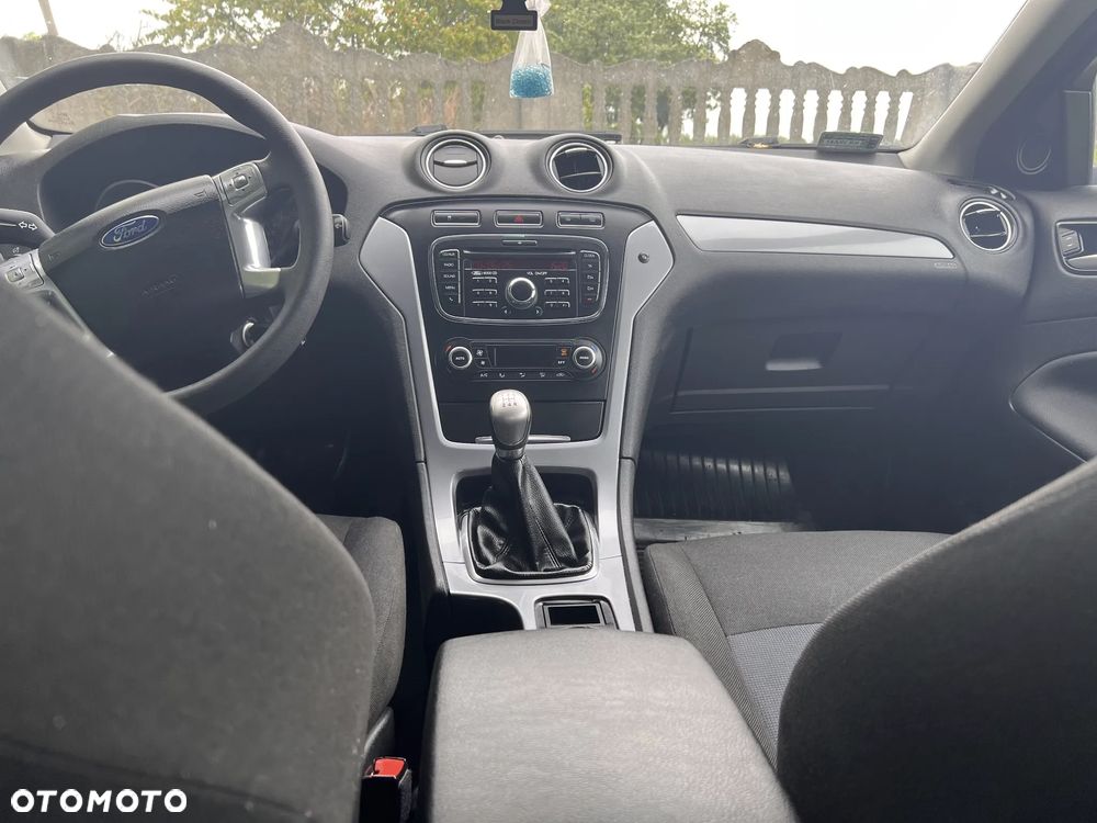 Ford Mondeo 1.6 Ambiente - 13