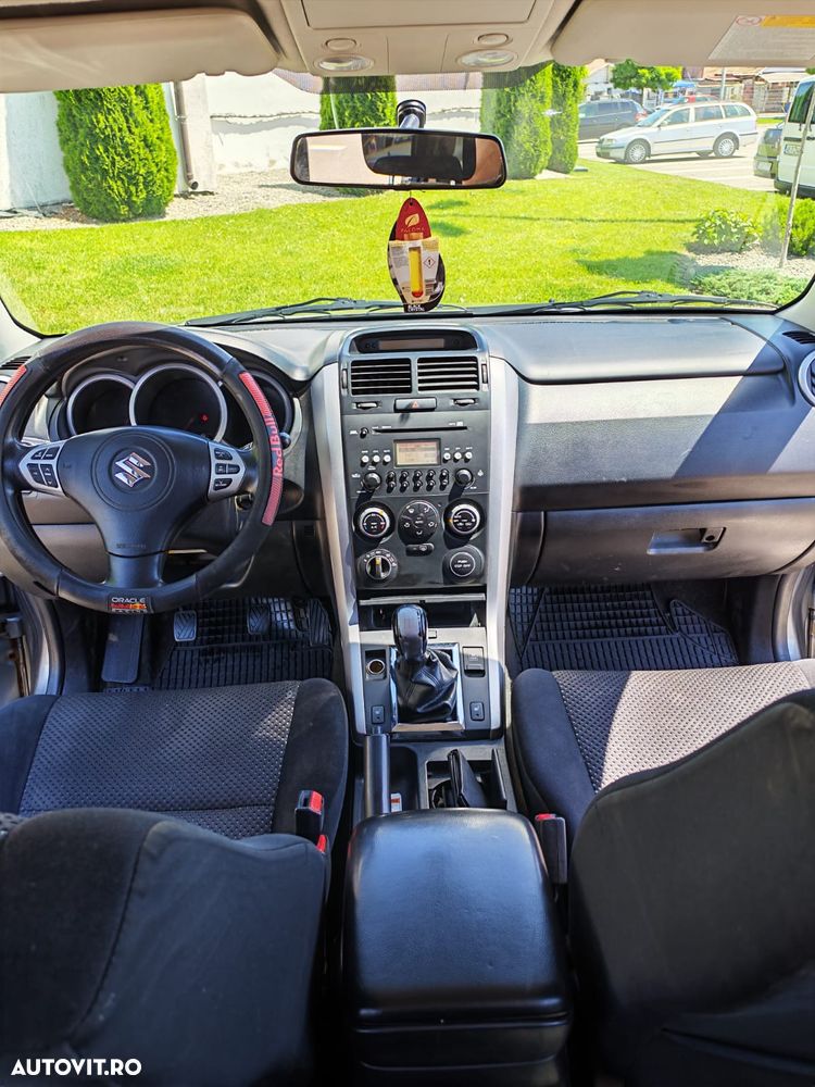 Suzuki Grand Vitara 1.9 DDIS JLX - 10