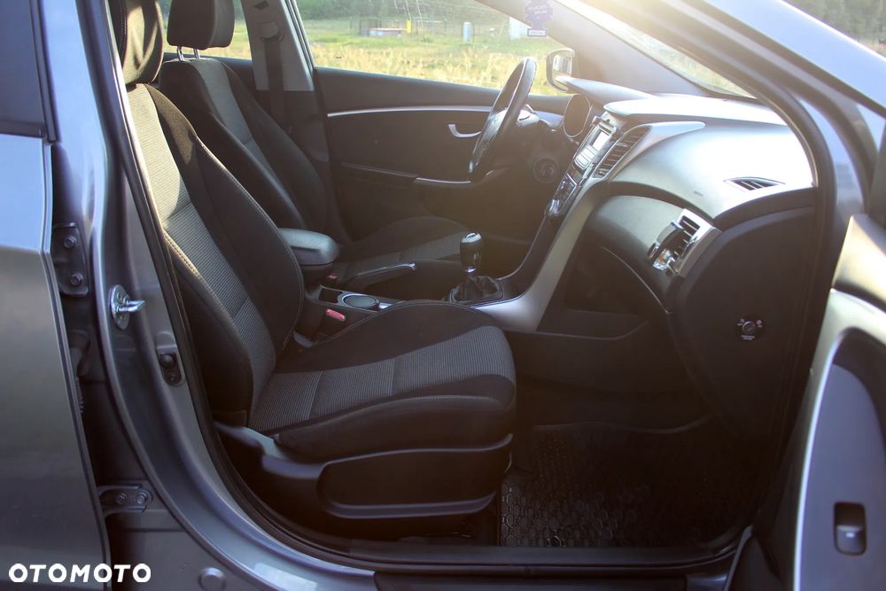 Hyundai i30 1.6 Trend - 23