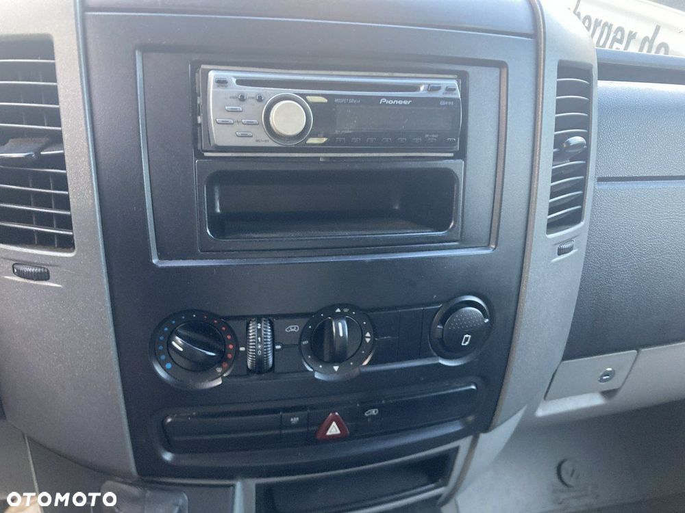 Mercedes-Benz Sprinter - 8