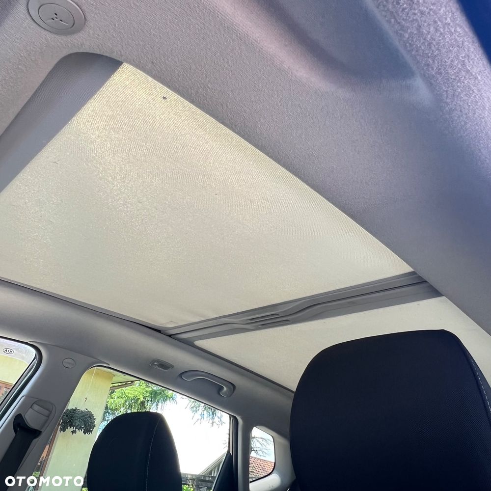 Kia Venga 1.6 CRDi 128 Fifa World Cup Edition - 9