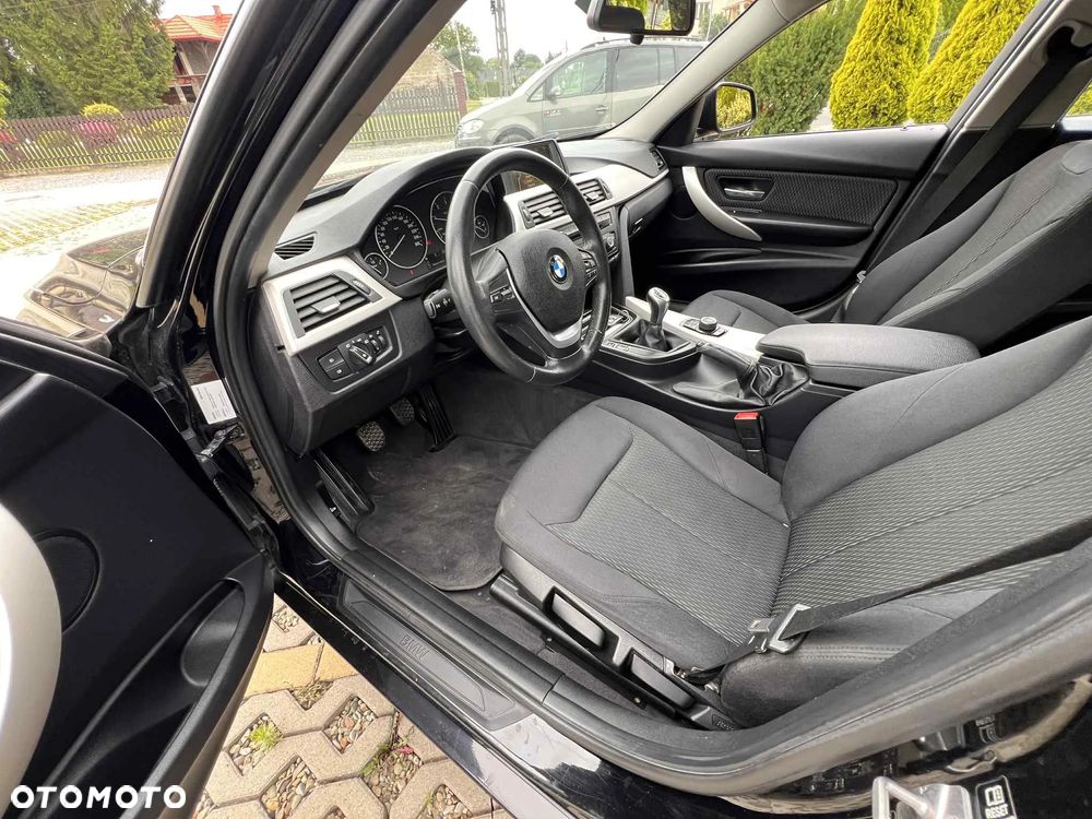 BMW Seria 3 318d Luxury Line - 21
