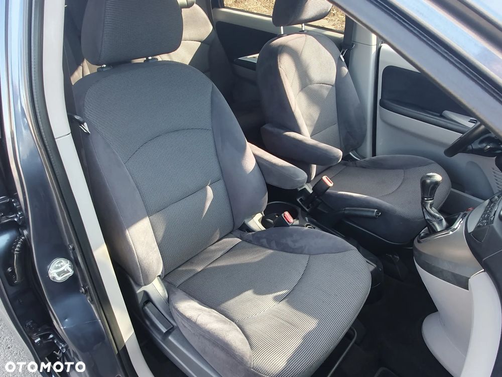 Mitsubishi Grandis 2.4 Motion - 35