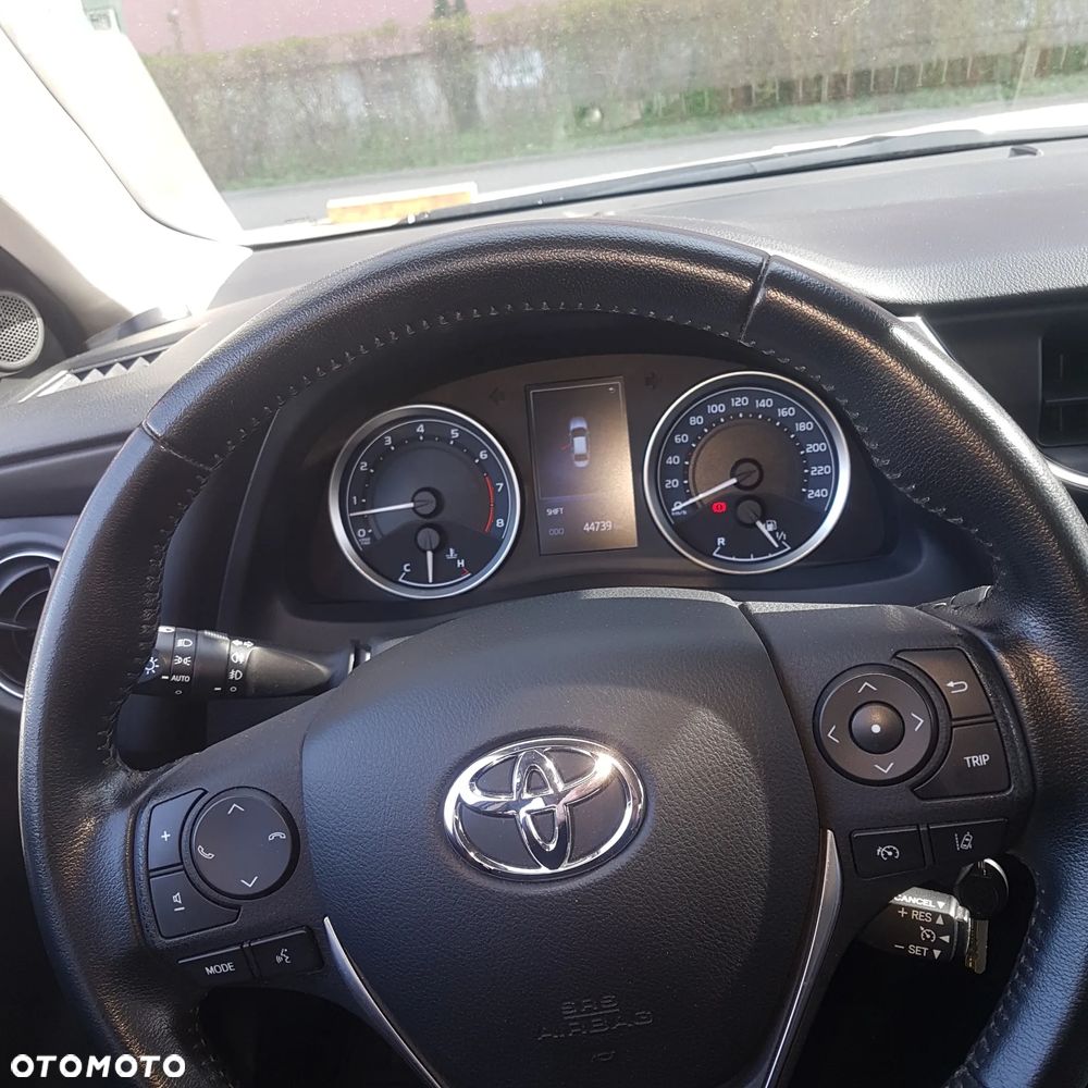 Toyota Corolla 1.6 Classic Plus - 1