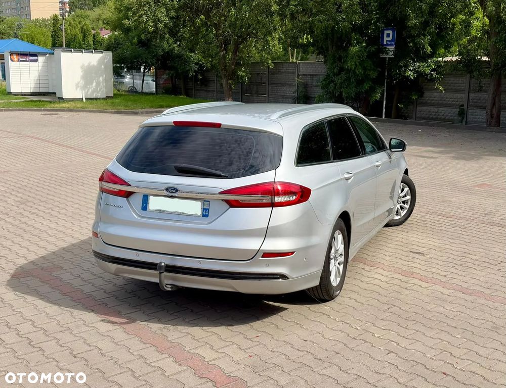 Ford Mondeo 2.0 Hybrid Titanium - 11