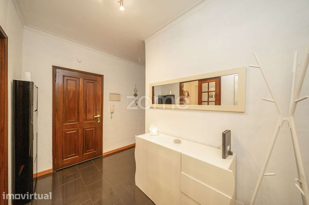 Apartamento T4 na Avenida da República - Póvoa de Lanhoso - Grande imagem: 3/44