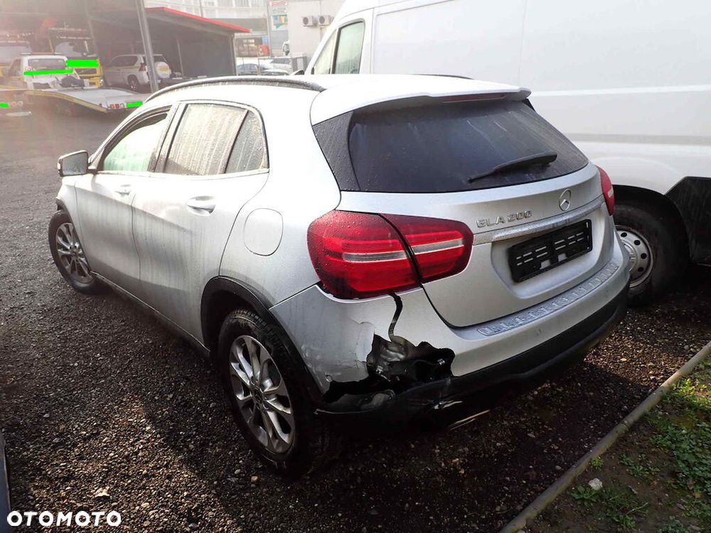 Mercedes-Benz GLA - 2