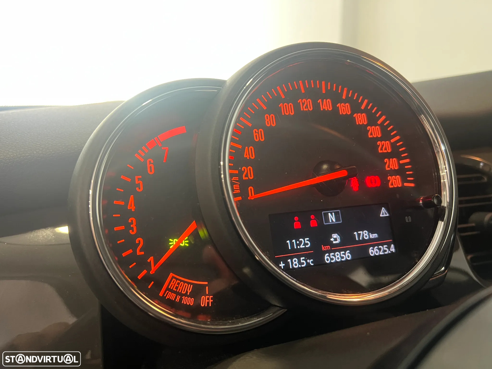 MINI 3 Portas One Sport Edition - 11