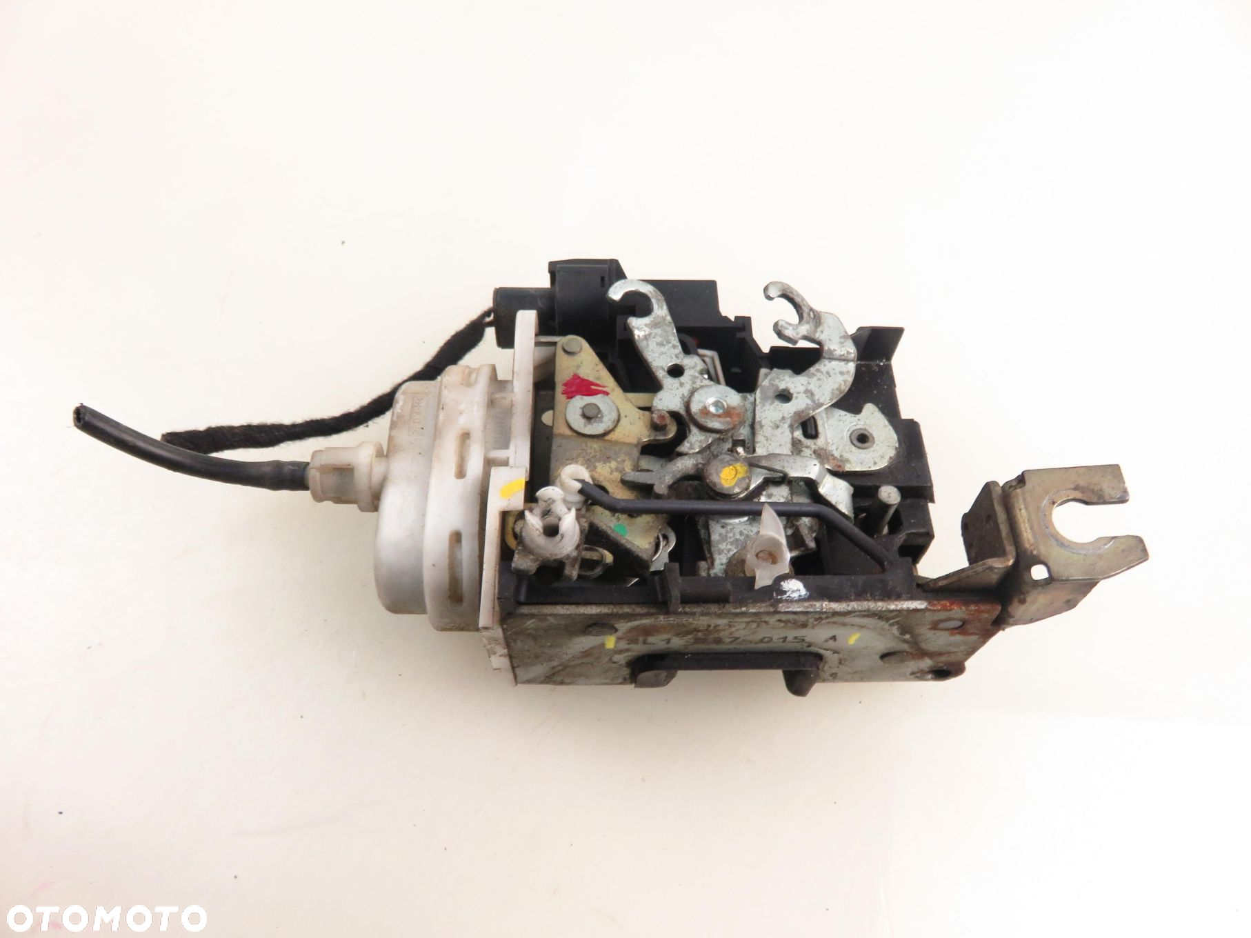 ZAMEK LEWY PRZEDNI AUDI A3 (8L1) 8L1837015A - 8