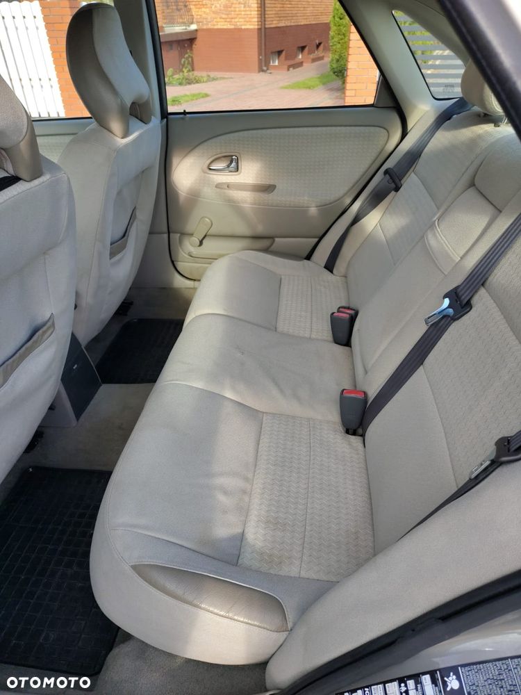 Volvo S40 2.0 '75' T Elegance - 9