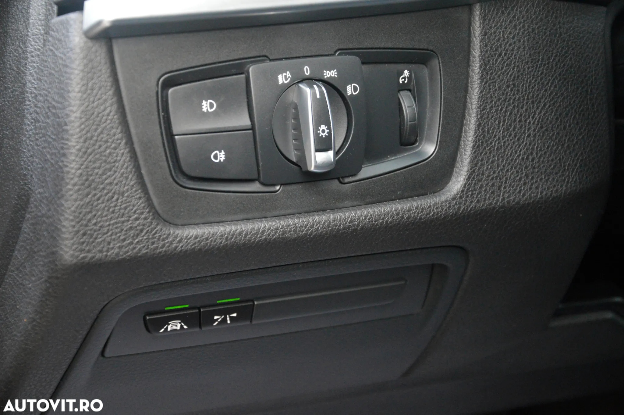 BMW Seria 3 320i xDrive AT - 32