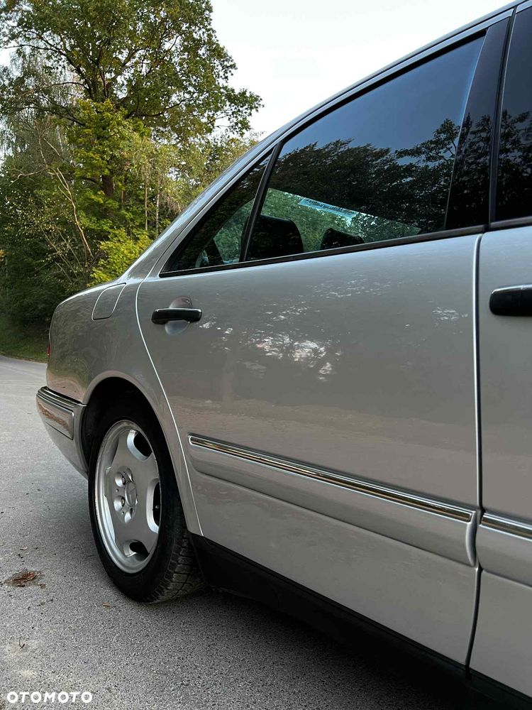 Mercedes-Benz Klasa E 220 CDI Avantgarde - 13