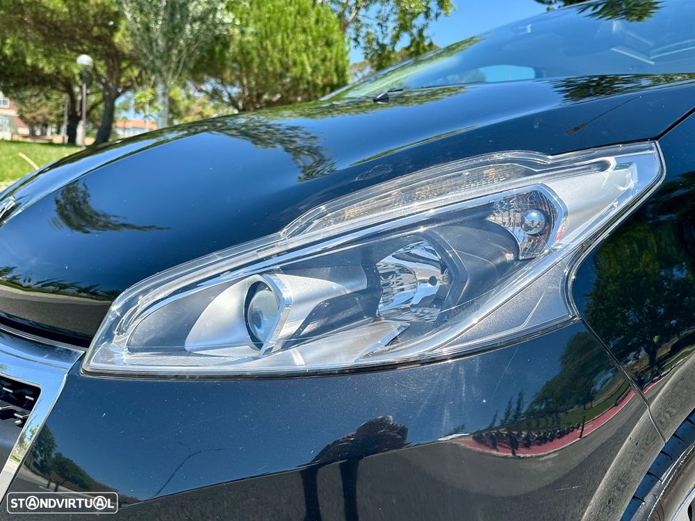 Peugeot 208 1.2 VTi Allure - 13