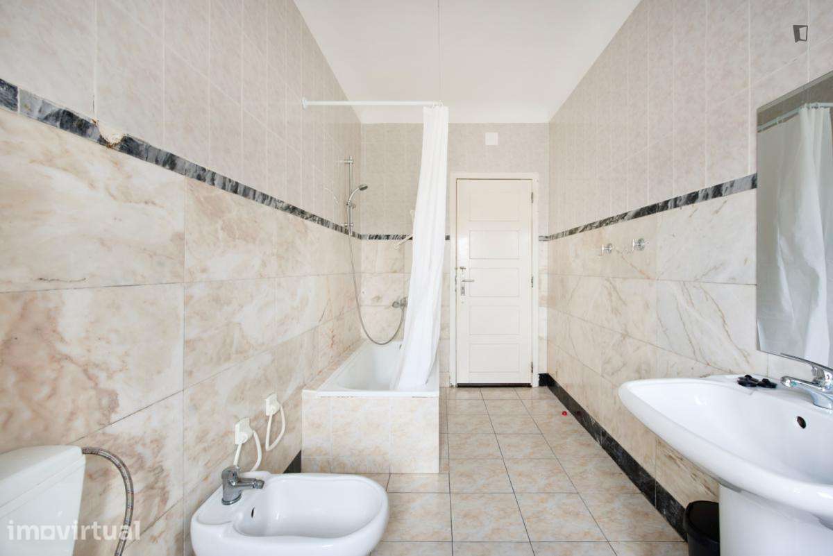 Quarto - localizado em Penha de França Lisbon - Grande imagem: 4/38