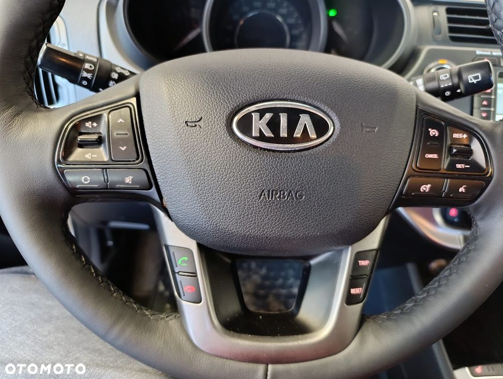 Kia Rio - 16