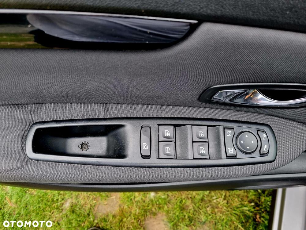 Renault Grand Scenic - 23