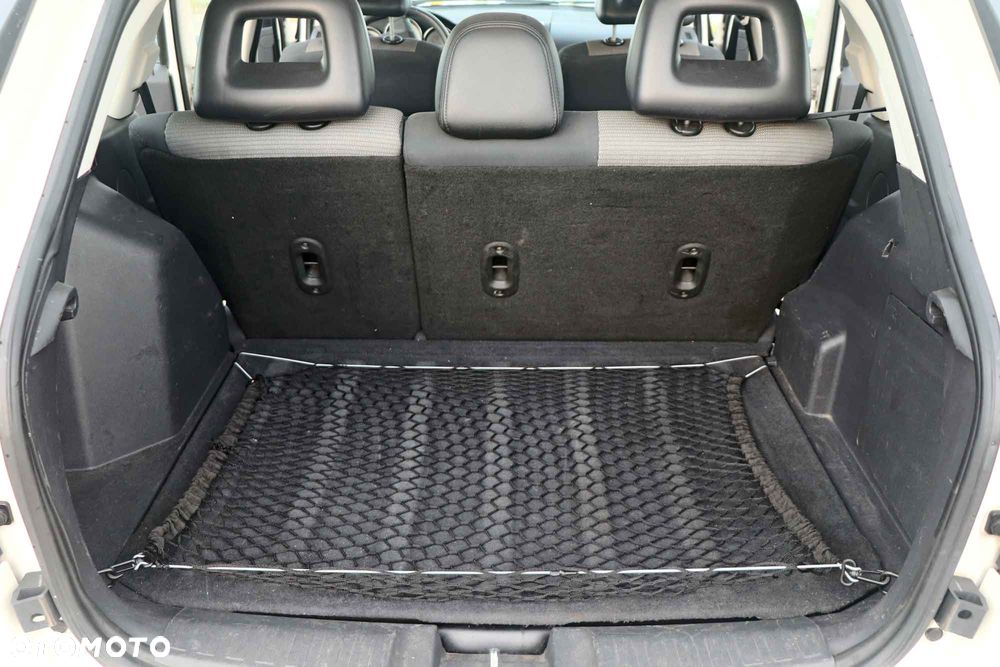 Dodge Caliber - 14