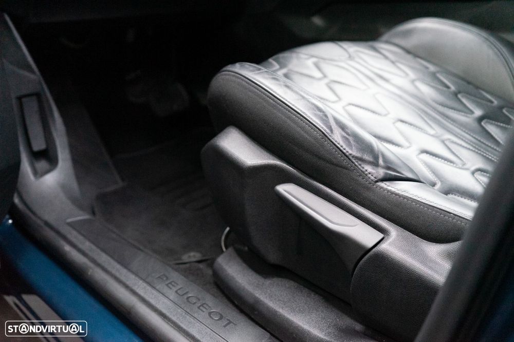 Peugeot 3008 1.6 Hybrid Allure Pack e-EAT8 - 26