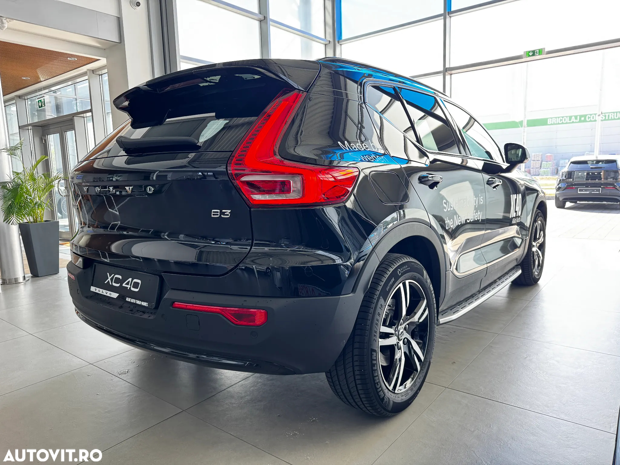 Volvo XC 40 B3 AT FWD MHEV Plus Dark - 5