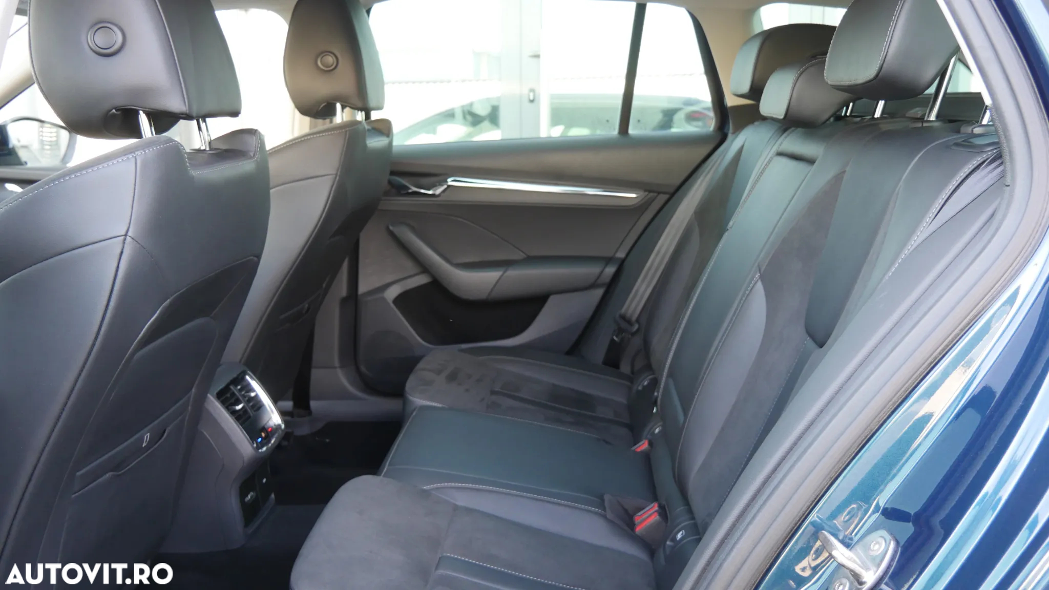 Skoda Octavia Combi 2.0 TDI DSG Style - 15