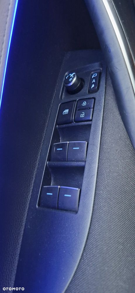 Toyota Corolla 2.0 Hybrid Executive - 21