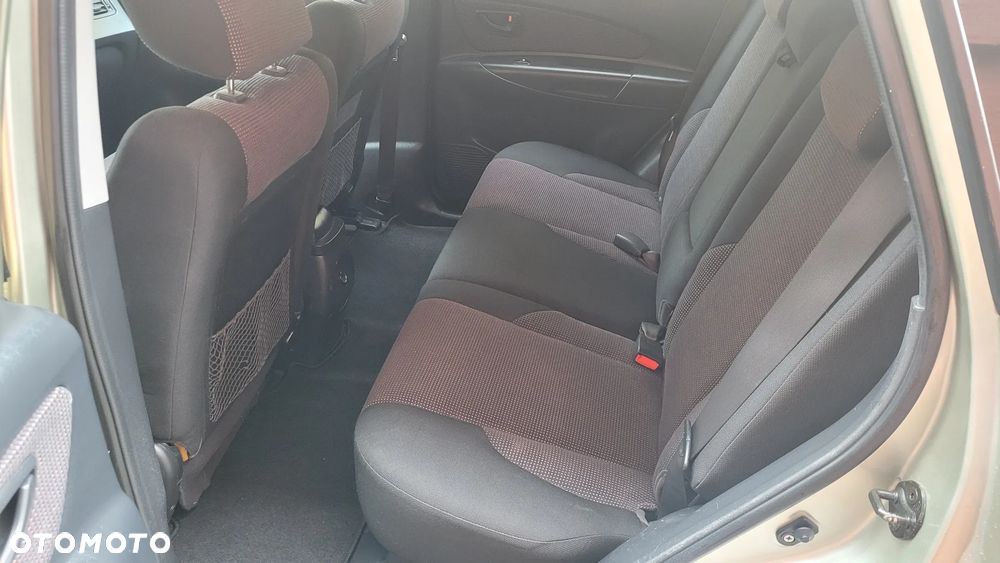 Hyundai Tucson 2.0 Comfort 2WD - 12